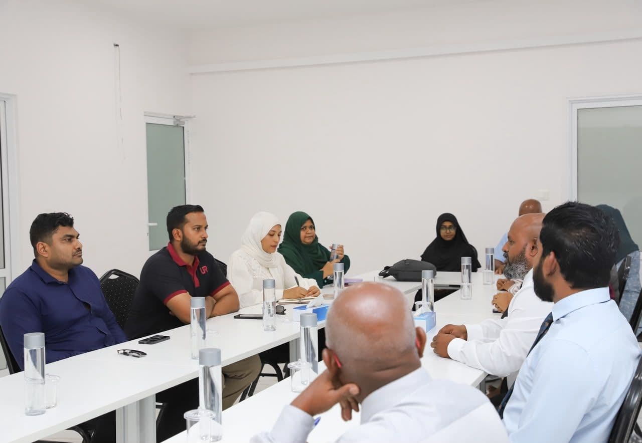Following a request from the Kudahuvadhoo Island Council, URA held a meeting with the Council and the Women's Development Committee to discuss Utility Services.