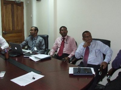 Minister Dr. Mohamed Muizzu meeting with senior officials of STELCO regarding power cuts in Male’